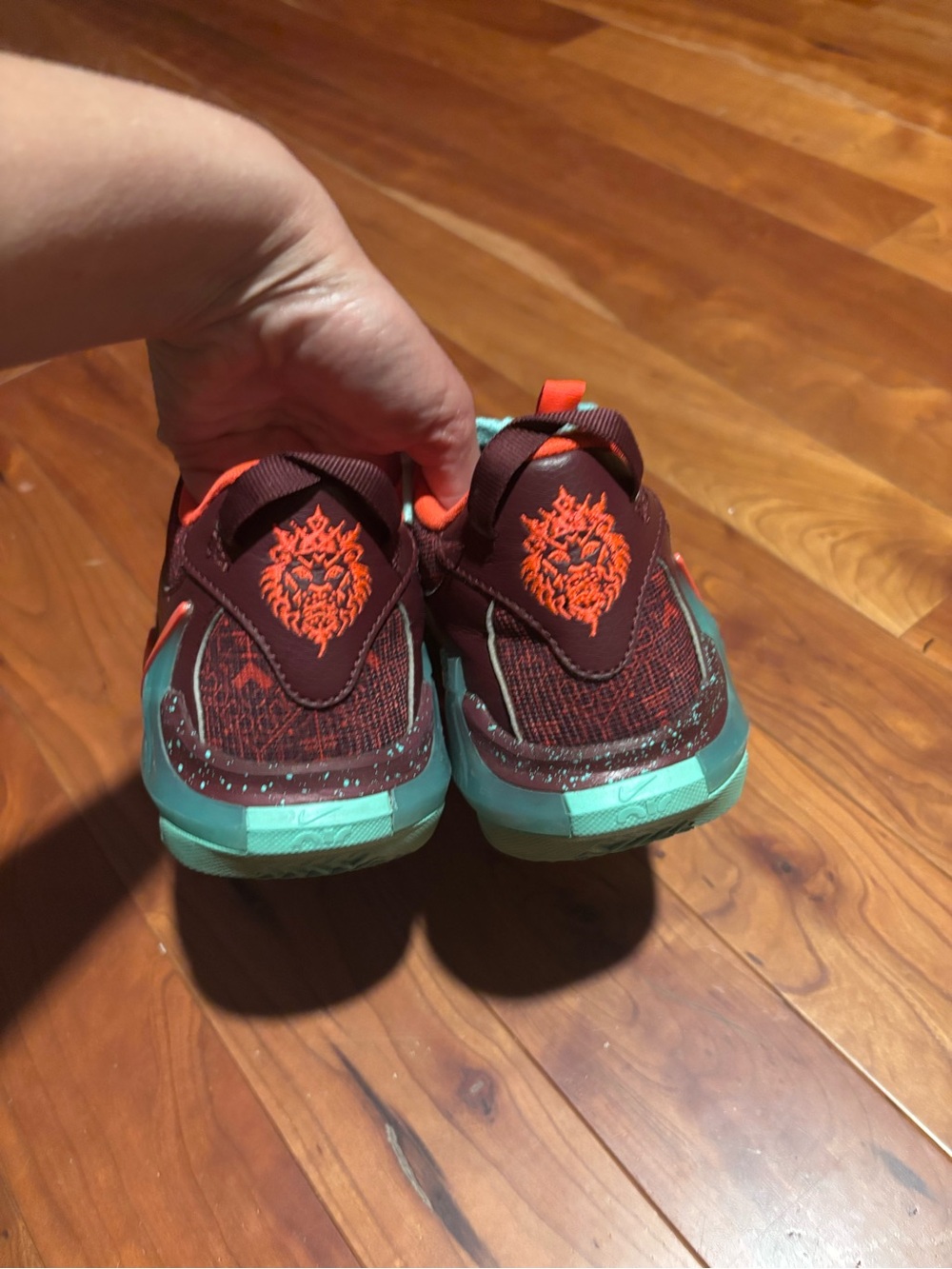 Nike LeBron Witness 7 SE GS Team Red Jade basketball shoes - Picture 7 of 8